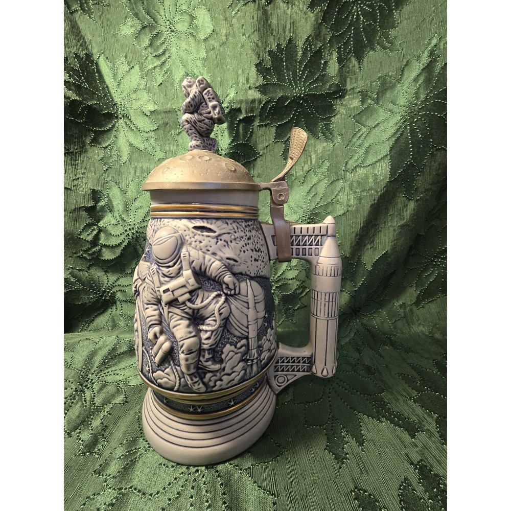 Vintage 1991 Avon Conquest of Space Stein 25oz‎ Beer Mug Ceramarte Pewter Lid